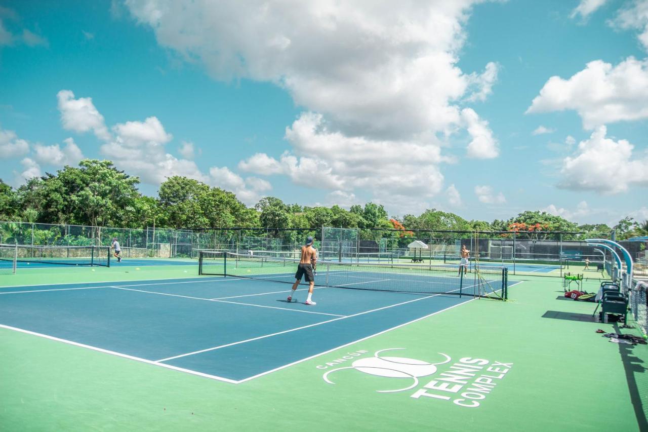 Cancun Tennis Inn Bagian luar foto