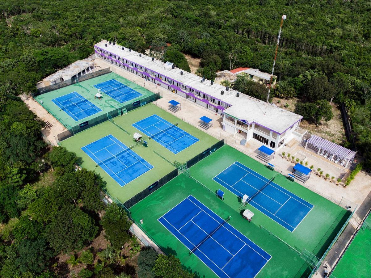 Cancun Tennis Inn Bagian luar foto