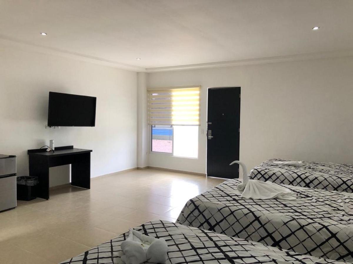 Cancun Tennis Inn Bagian luar foto