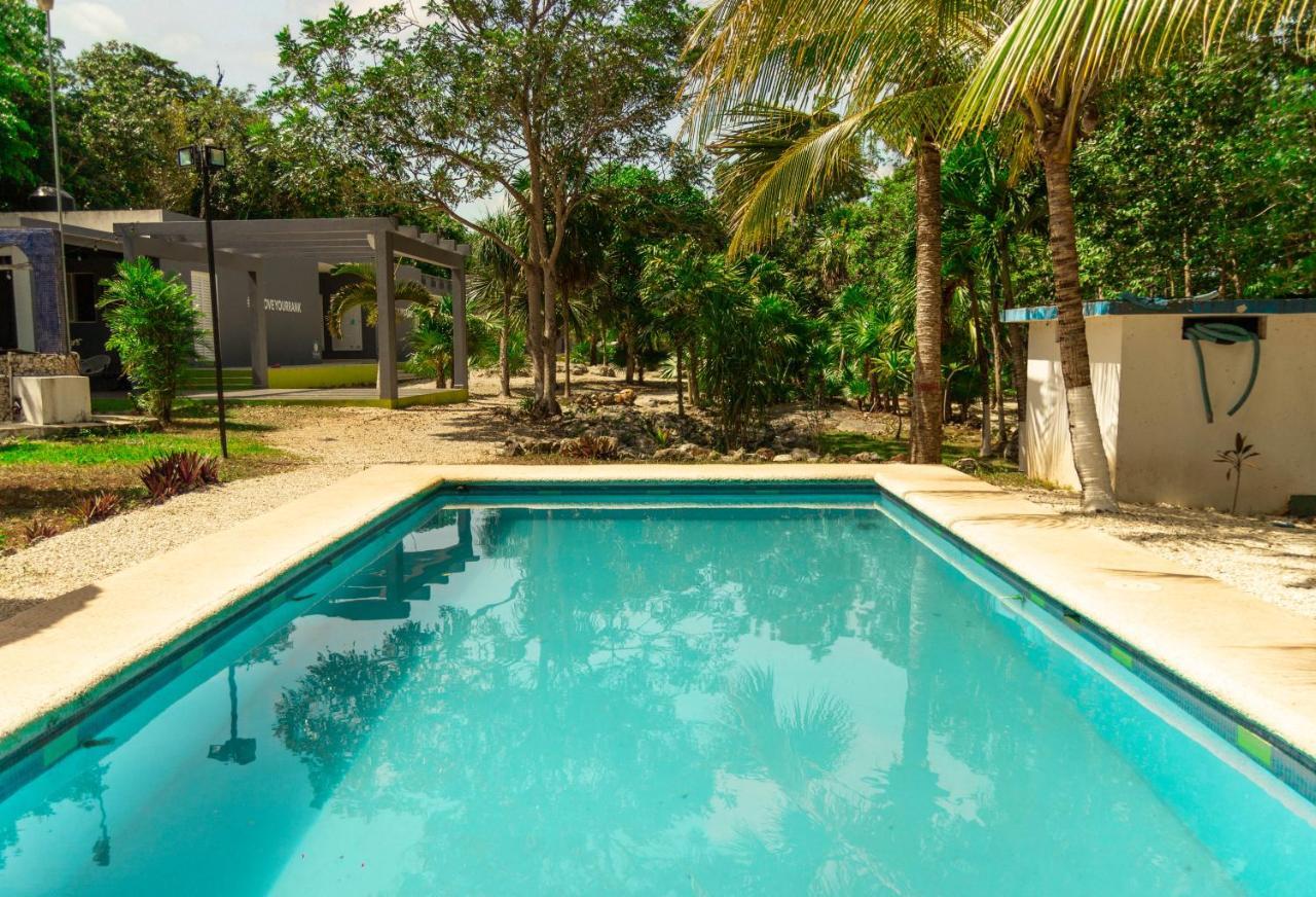 Cancun Tennis Inn Bagian luar foto