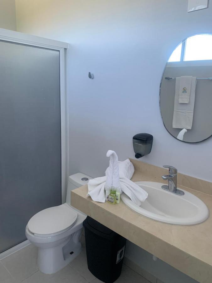 Cancun Tennis Inn Bagian luar foto